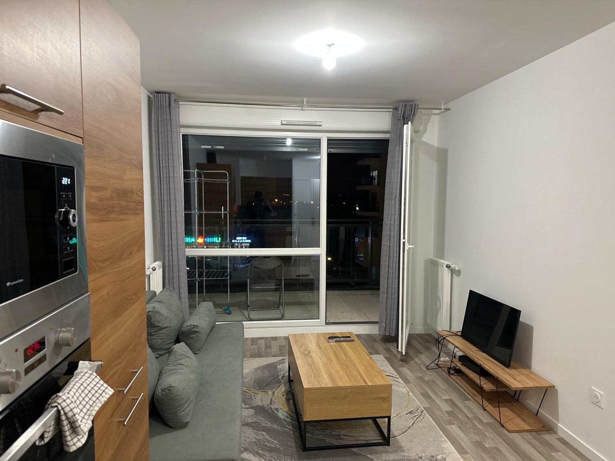 Agreable 2 Pieces Avec Balcon Et Parking Transports By Immo Kit Bnb Sarcelles Zewnętrze zdjęcie