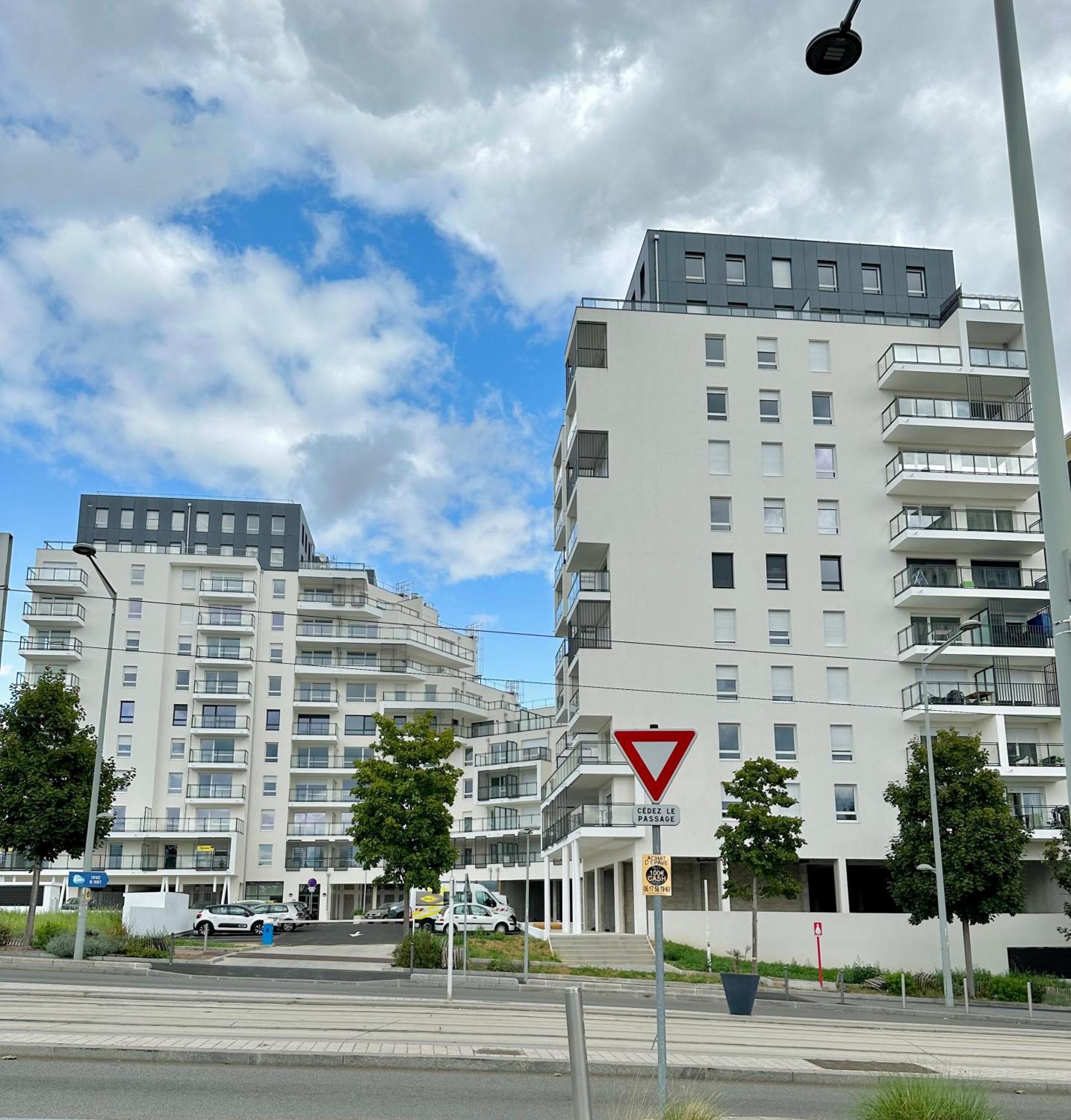 Agreable 2 Pieces Avec Balcon Et Parking Transports By Immo Kit Bnb Sarcelles Zewnętrze zdjęcie